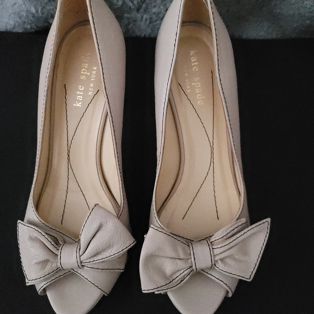Kate Spade Cream Off White Leather Bow Pumps Heels SIZE 7 AUTHENTICATED - Picture 5 of 12